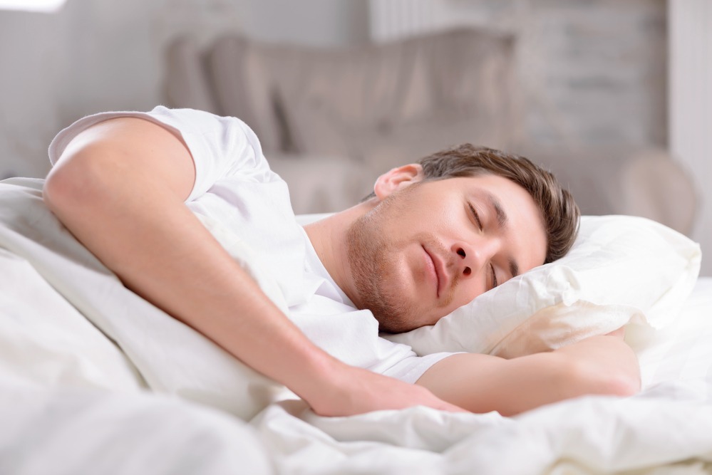 Znáte těchto 10 efektivních způsobů, jak přirozeně zvýšit produkci melatoninu a tím dosáhnout lepšího spánku?